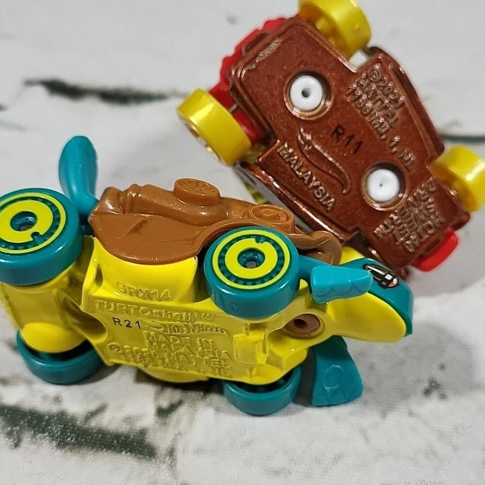Hot Wheels Lot of 9 Cars‎ Fun Dino Rider Bubblematic Angry Birds Tortoshell